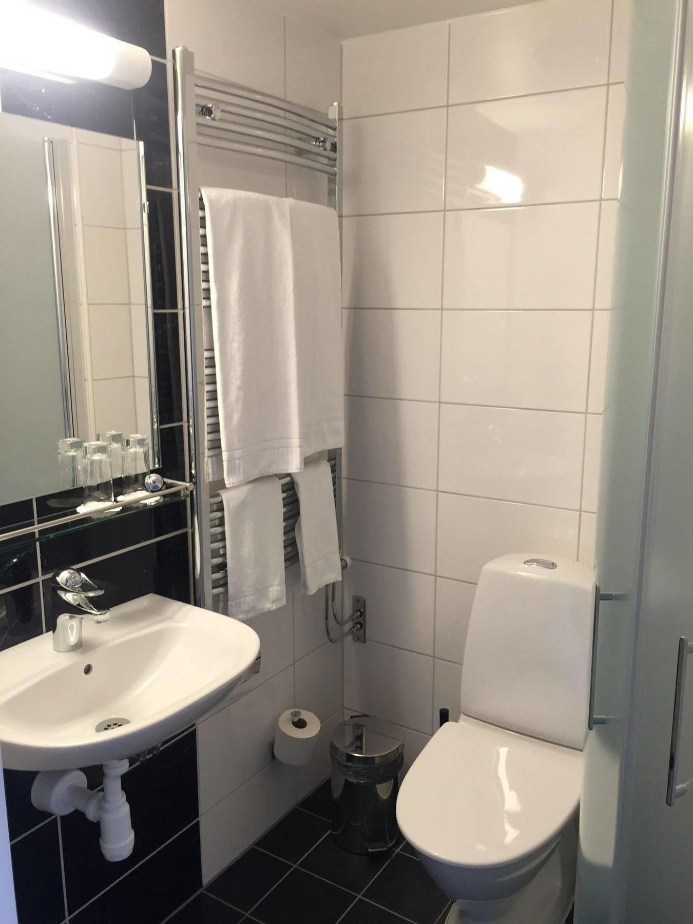 Hotell Hulingen Hultsfred Esterno foto