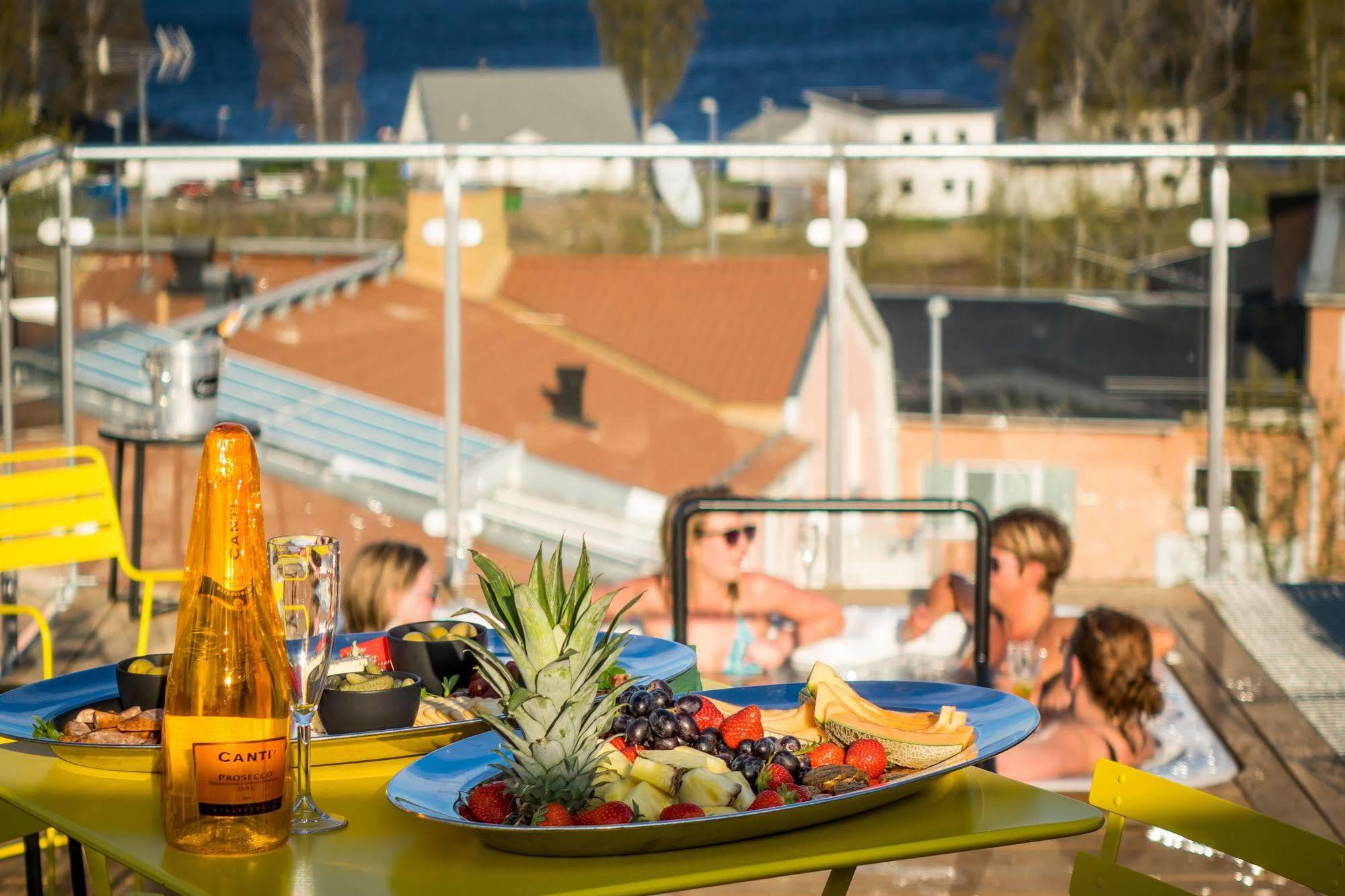 Hotell Hulingen Hultsfred Esterno foto